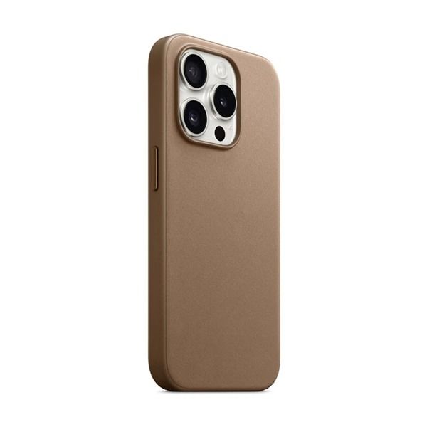 كڤر حماية مصنوع من قماش حريري من أسلي جلوبال متوافق مع MagSafe لهاتف iPhone 15 Pro Max | بني كڤر حماية مصنوع من قماش حريري من أسلي جلوبال متوافق مع MagSafe لهاتف iPhone 15 Pro Max | بني